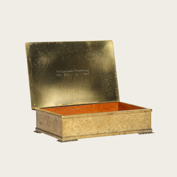 Bronze Box with Cast Foliage Pattern Throughout