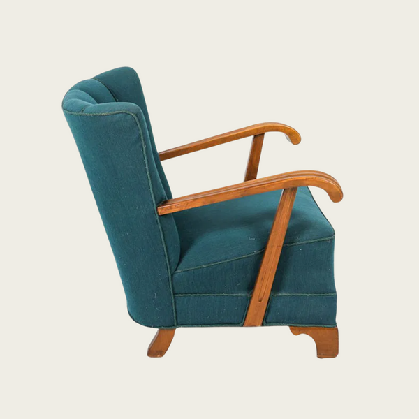 Danish Lounge Chair in the Style of Fritz Hansen